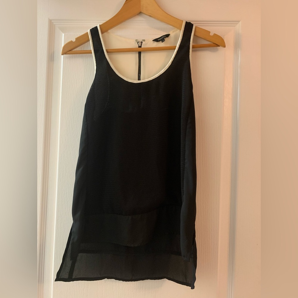 RW&CO Black Sleeveless Top
